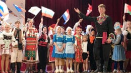 Жуковский ансамбль "Юность" завершил сезон большим отчетным концертом