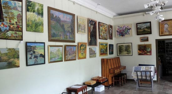 В галерее "5 Дом" открылась выставка объединения жуковских художников