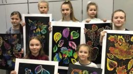 Ко Дню учителя юные художники в Жуковском открыли выставку картин