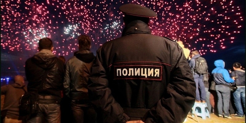 Порядок на праздничных гуляниях в Жуковском обеспечат 40 полицейских Порядок на праздничных гуляниях в Жуковском обеспечат 40 полицейских