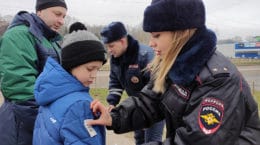 Юным посетителям торгово-развлекательного центра в Жуковском напомнили о безопасности дорожного движения