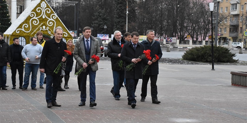 возложение цветов