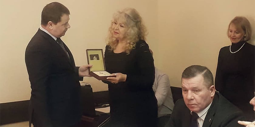 Педагог Центра детского творчества удостоена почетного звания заслуженного работника Педагог Центра детского творчества удостоена почетного звания заслуженного работника