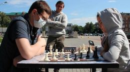 В Жуковском состоялся уличный турнир по шахматам и интеллектуальной игре го