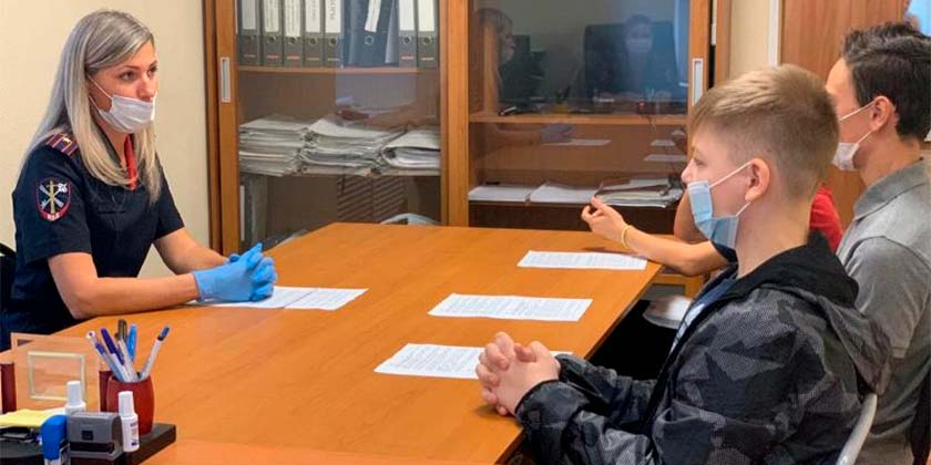 В Жуковском сотрудники полиции провели акцию «Мы — граждане России» В Жуковском сотрудники полиции провели акцию «Мы - граждане России»