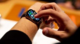 55-летняя жительница Жуковского украла смарт-часы