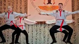 Ансамбль народного танца «Юность» представил новогодний концерт