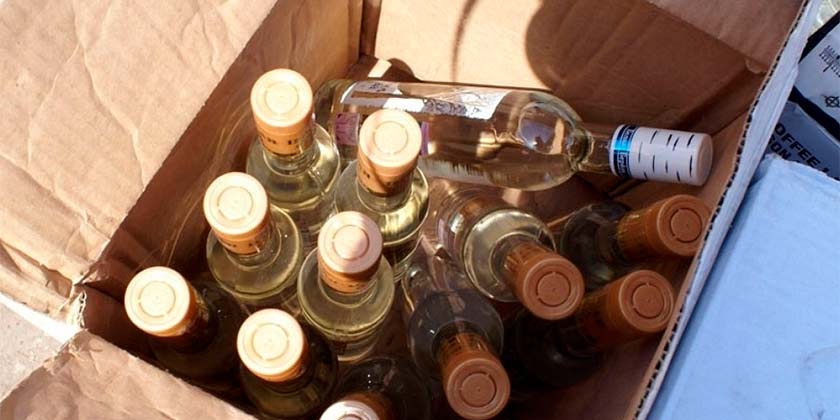 В Жуковском пресечен незаконный оборот более 250 литров алкогольной продукции В Жуковском пресечен незаконный оборот более 250 литров алкогольной продукции