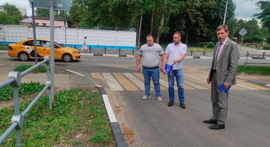Жуковские единороссы проверили ремонт участка дороги на улице Маяковского