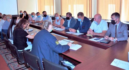 Судебные приставы пообещали изъять автомашины должников ЖКУ