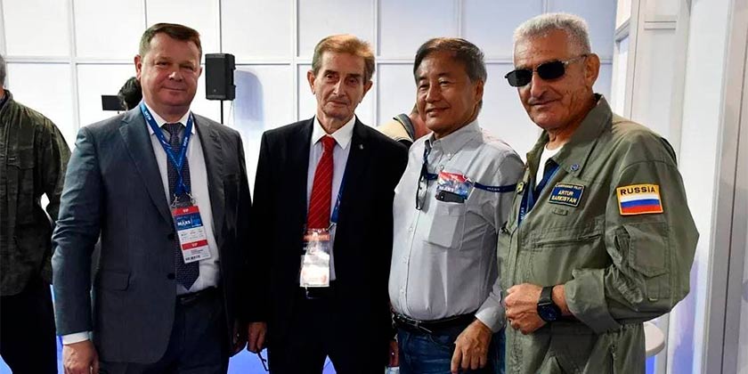 Глава города оценил книгу специалиста в области воздушной съемки «Глубокое погружение в небо»