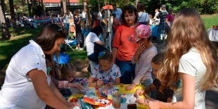 В городском парке состоялся Фестиваль локальной культуры «Small Talk Fest» В городском парке состоялся Фестиваль локальной культуры «Small Talk Fest»