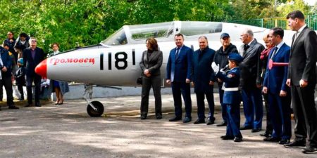 В Жуковском состоялась торжественная церемония передачи самолета Л-29 лицею №14
