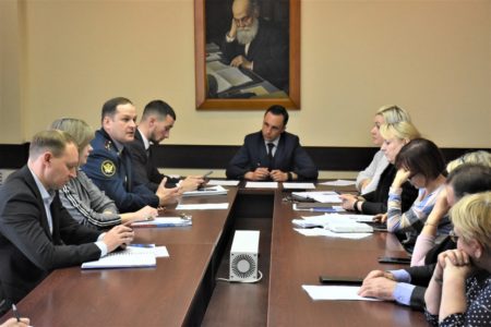 В Администрации города состоялся «Час ЖКХ» с представителями управляющих организаций жкх