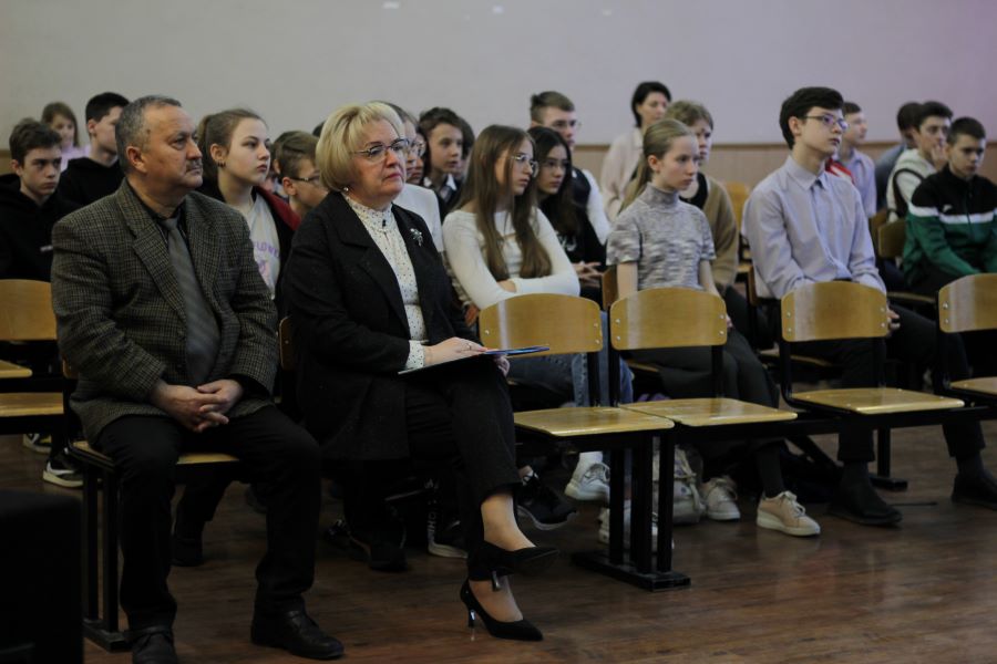 Полицейские и общественники провели акцию «Здоровье – твое богатство» в учебных заведениях города Жуковского 13