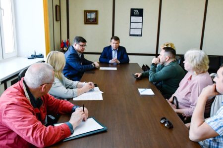 В Администрации города прошла встреча с жителями микрорайона Ильинка, чьи дома находятся в программе переселения дом1